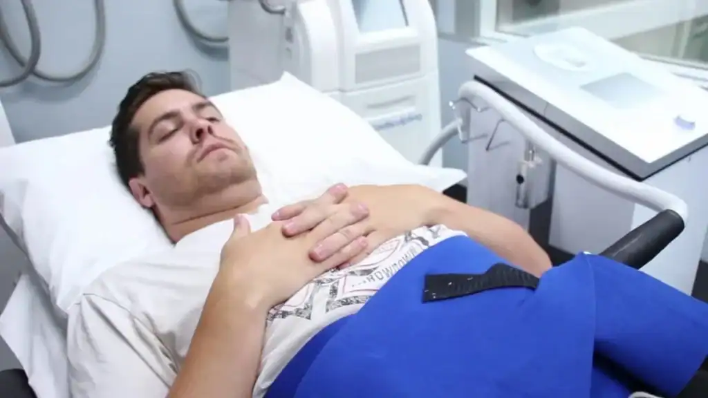 Transforming Bodies: Celebrity Success Stories and the Truth Behind Body Contouring 2 Image of male having body contouring York treatment